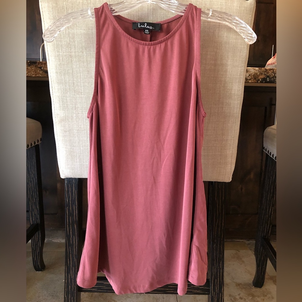 Lulus pink swing tank top womens size XS sleeveless split tail round neck